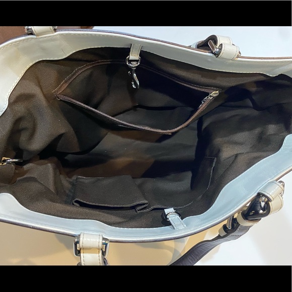 Coach Signature Metallic Gold Shoulder Bag “Holiday Sale Alert 🚨 “ - Picture 9 of 12